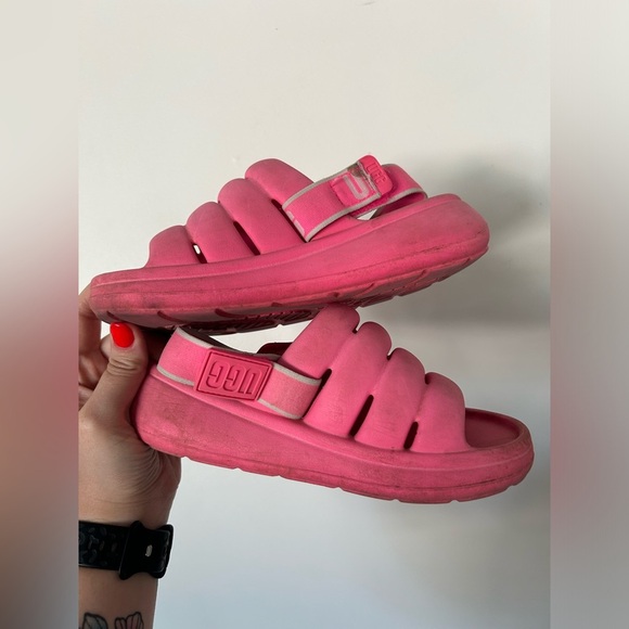 Ugg Sport Yeah Sandals - Picture 1 of 6